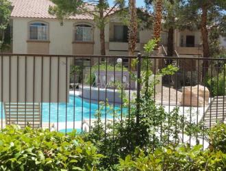 Апартаменты на западе Лас-Вегаса с бассейном